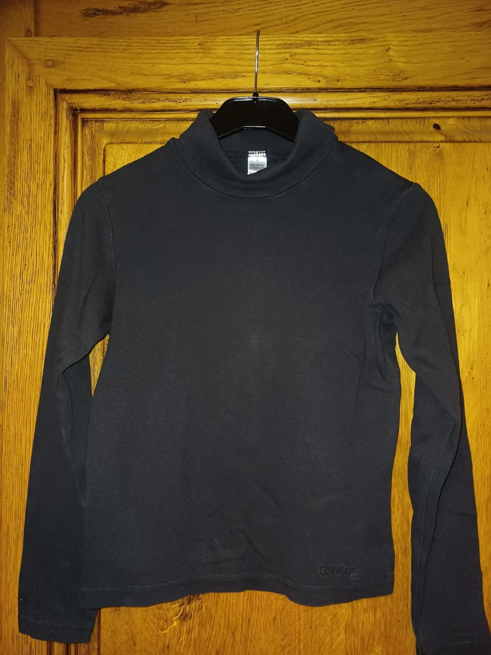 T shirt manche longues marque Décathlon  taille 12 ans 